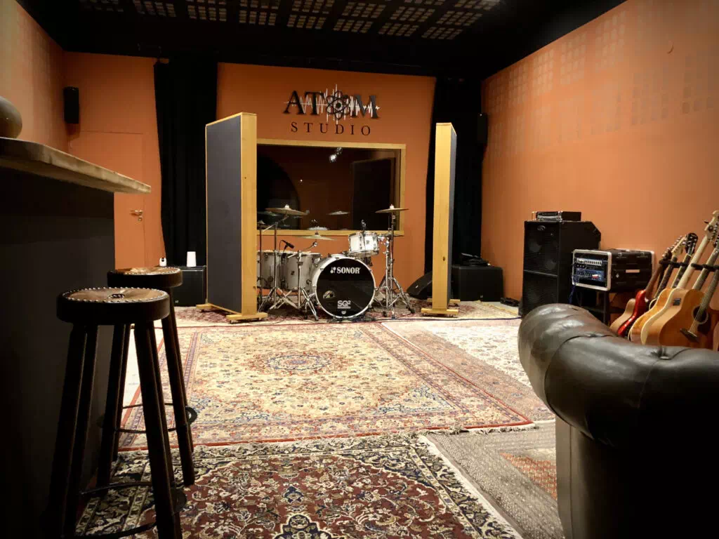 Live room d'Atom Studio à Borgo, vue d'ensemble